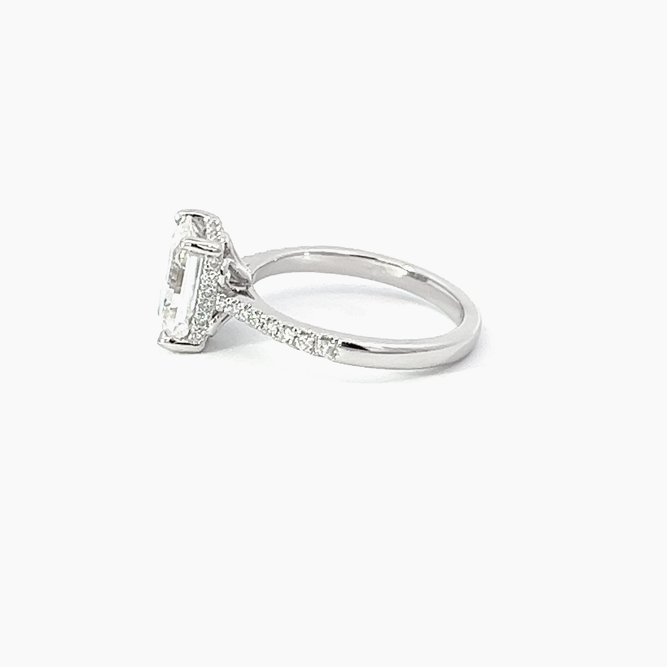 14K White Gold Emerald Cut Diamond Engagement Ring (3.30 g) 14K White Gold Emerald Cut Diamond Engagement Ring (3.30 g)