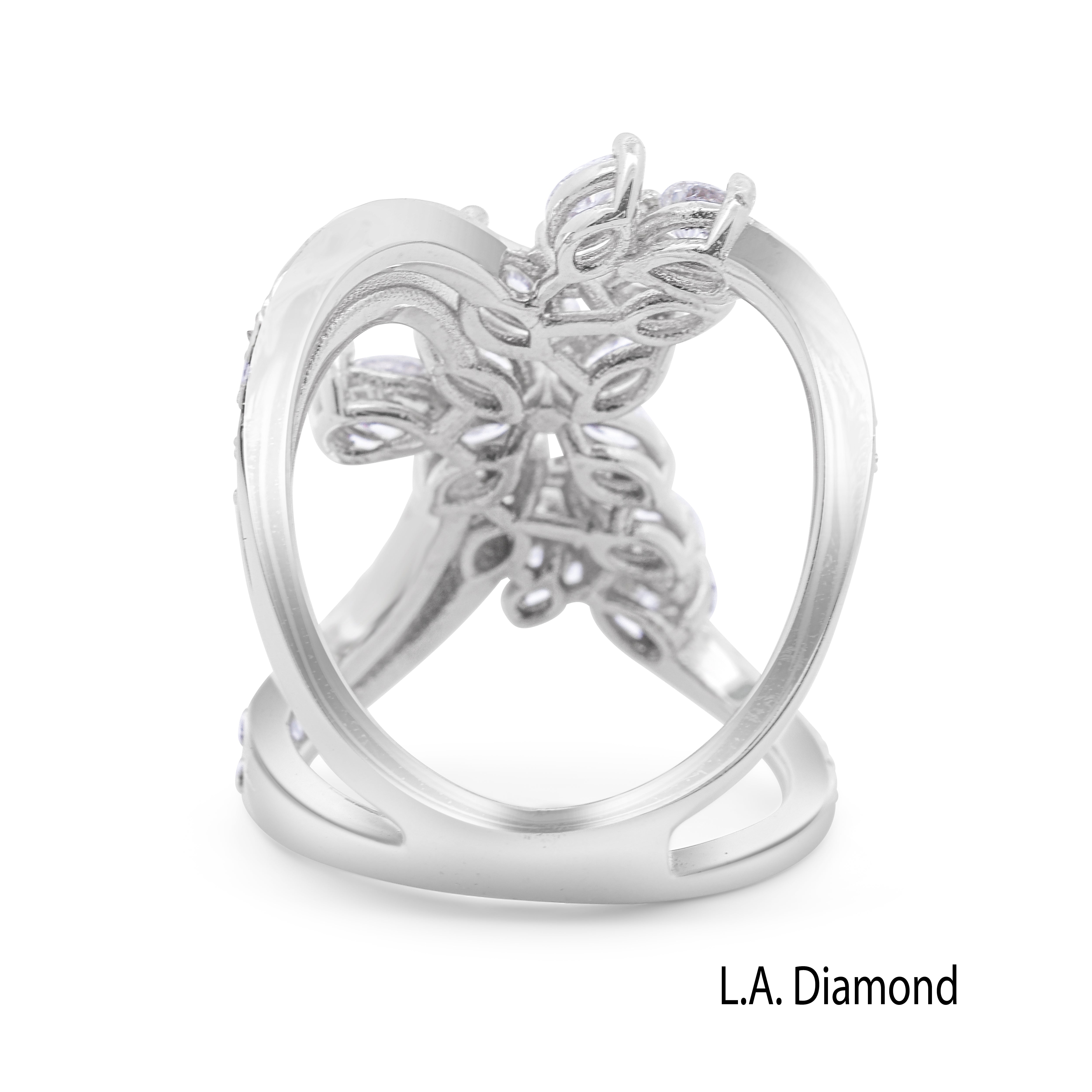 18K White Gold Double Loop Diamond Pavé Ring (2.50 ct) 18K White Gold Double Loop Diamond Pavé Ring (2.50 ct)