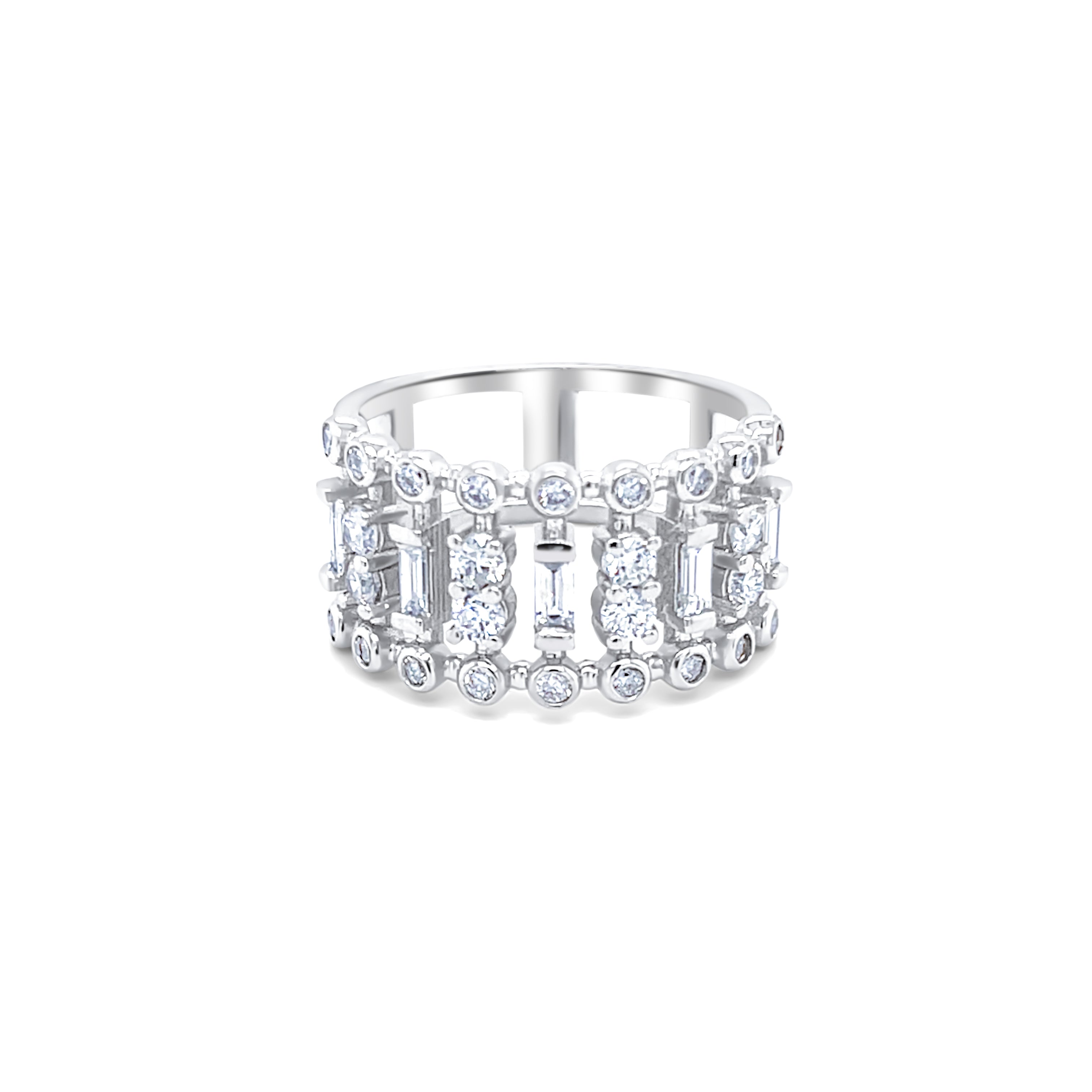 18K White Gold Multiple Round-Cut Diamond Ring (0.76 ct) _ 18K White Gold Multiple Round-Cut Diamond Ring (0.76 ct) _