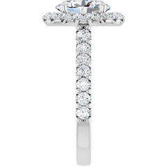 14K Gold Oval Cut Diamond Halo Engagement Ring – Timeless Elegance