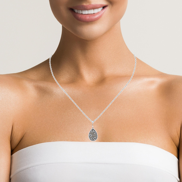 14K White Gold Diamond Pear Cut Pendant Necklace (2.50 ct T.W.)