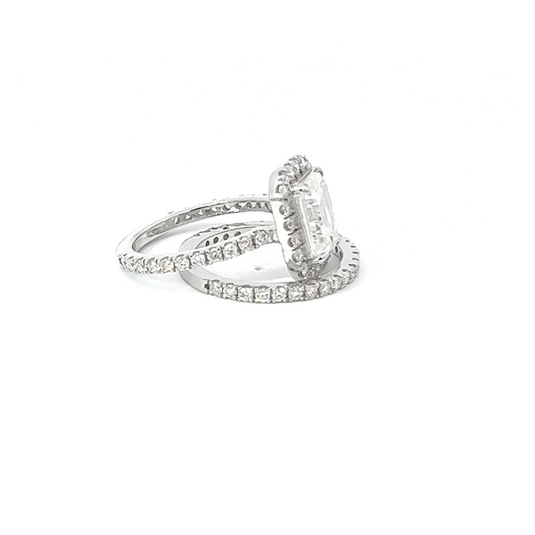 14K White Gold Emerald Cut Diamond Engagement Ring (3.90 g)