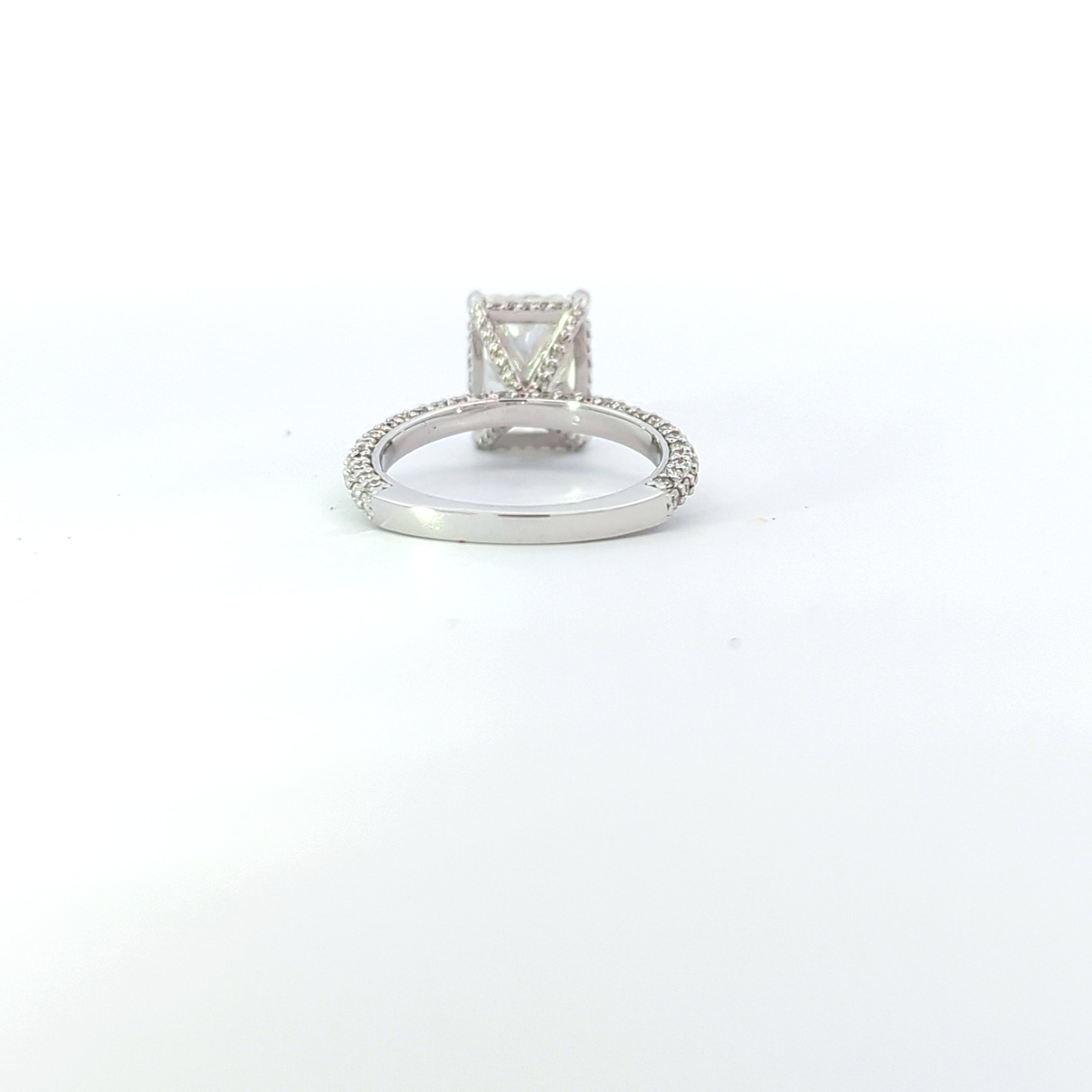 18k Gold With Diamond Ring