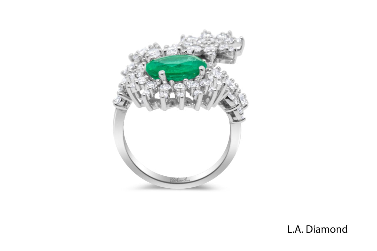 18K White Gold Diamond & Emerald Ring