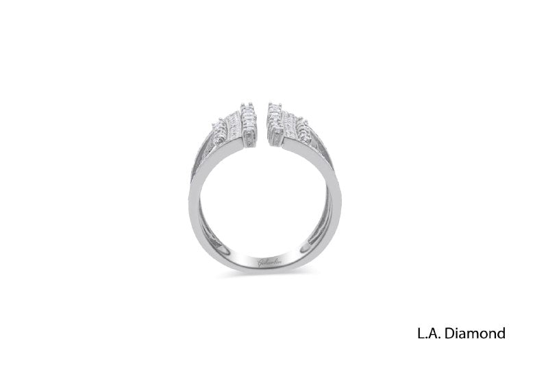 18K White Gold Round and Baguette Diamond Ring (1.43 ct)