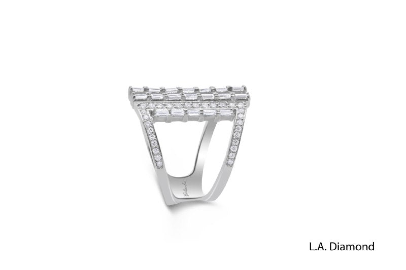 18K White Gold Round and Baguette Diamond Ring (1.43 ct)