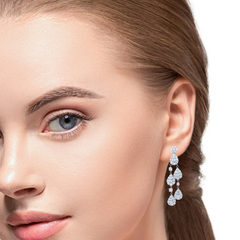 18k White Gold Diamond Pear Cut Drop Earring 9.02c