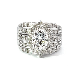18K White Gold Oval Cut Diamond Engagement Ring