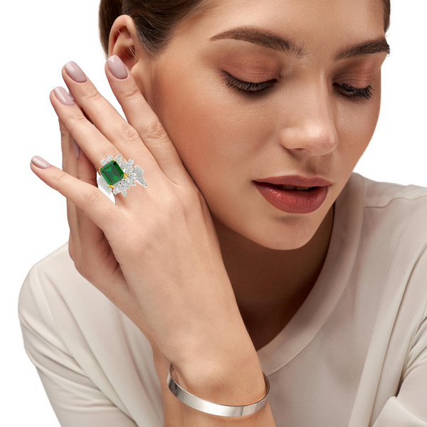 18K White Gold Diamond with Emerald-Cut Emerald Center Ring - LA DIAMOND