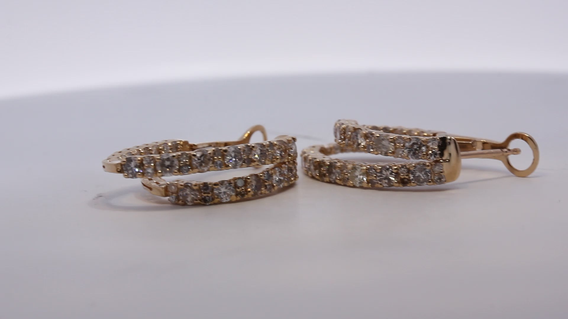 14k Yellow Gold Diamond Round Cut Huggie Earring