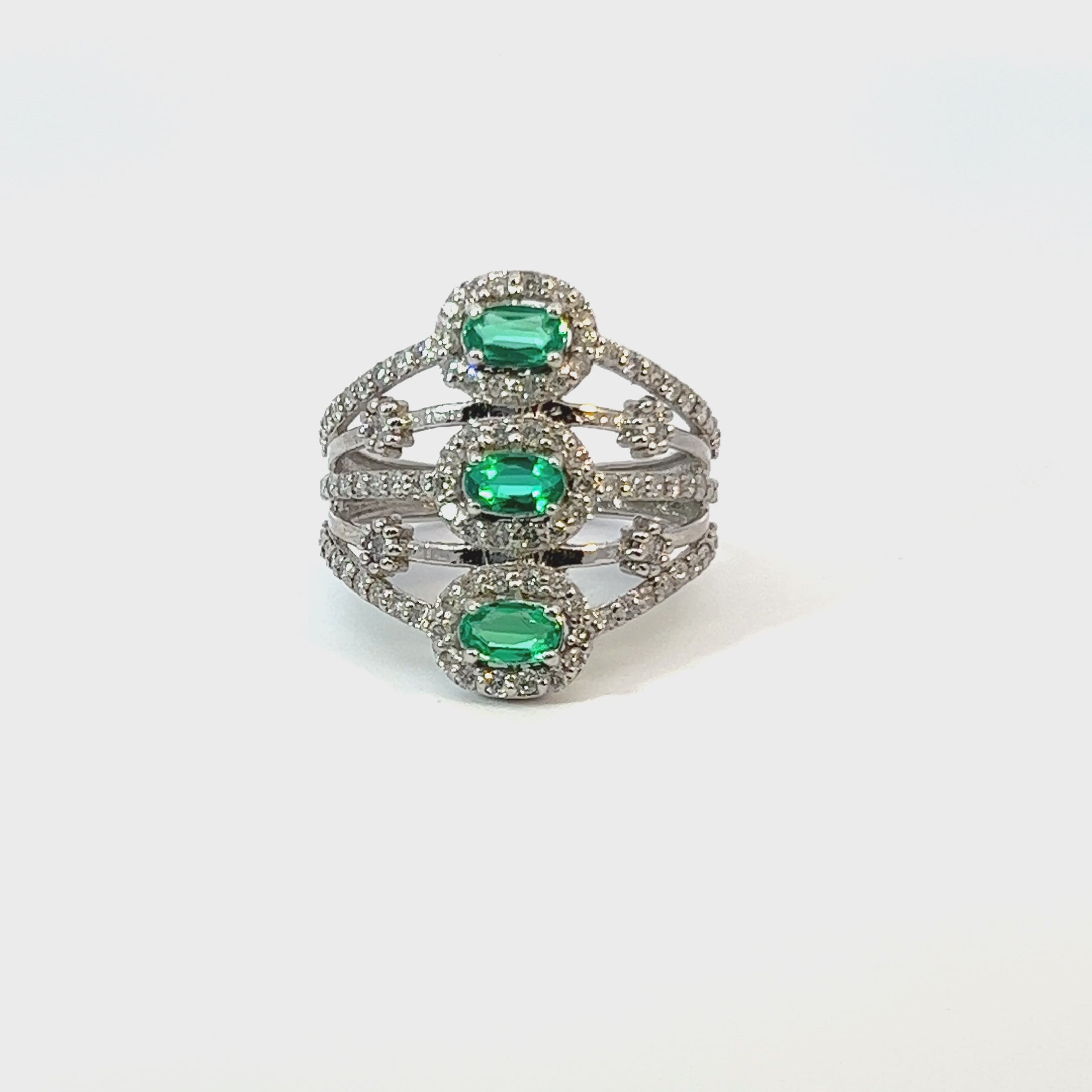 14K White Gold Diamond & Emerald Round/Oval Ring (0.87 ct + 2.50 ct)