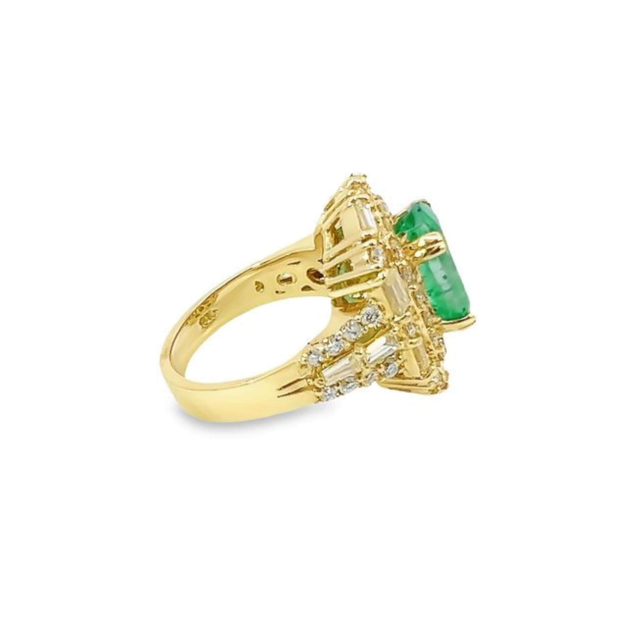 14K White Gold Diamond & Emerald Oval-Center Ring (4.34 ct Diamond + 4.64 ct Emerald)