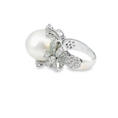 14k White Gold Diamond And Round Fresh Water Pearl Engagement Ring 2.50c